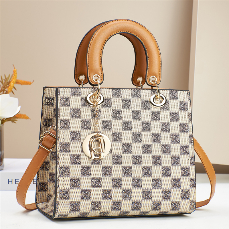 PU kožna ženska torbica - mala ručna/ crossbody torbica, srednja veličina, gradski stil, elegantna i moderna