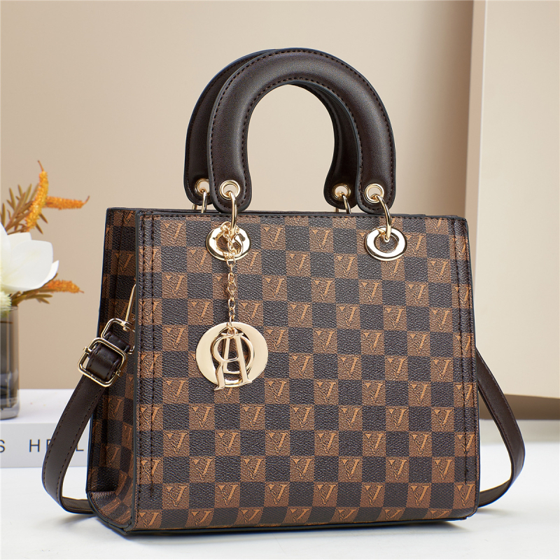 PU kožna ženska torbica - mala ručna/ crossbody torbica, srednja veličina, gradski stil, elegantna i moderna