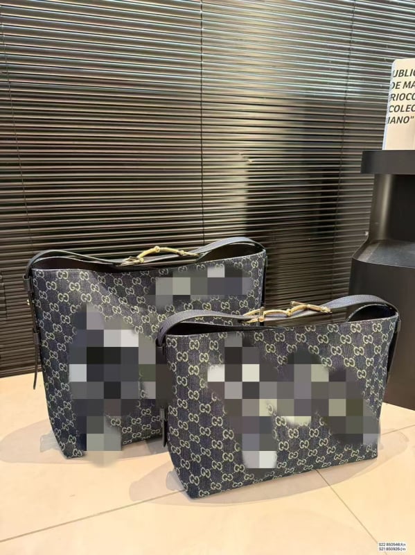Minimalista két részből álló táskakészlet: nagy kapacitású PVC tote, két vállpánt, mindennapi használatra