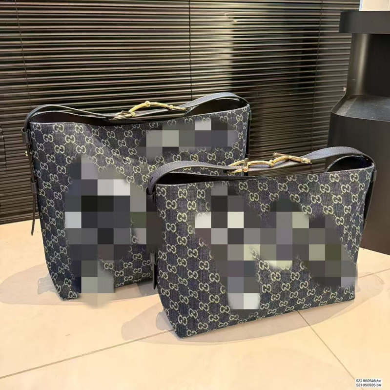 Minimalista két részből álló táskakészlet: nagy kapacitású PVC tote, két vállpánt, mindennapi használatra