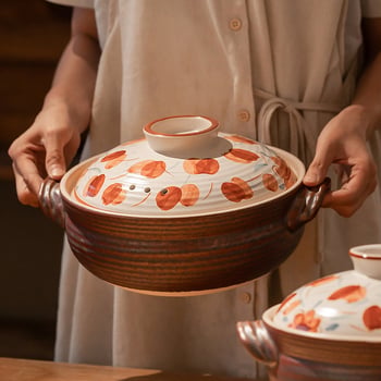 Oală din lut ceramic natural gros pentru supe, tocănițe de carne și legume și terci — vas versatil, rezistent la temperaturi înalte
