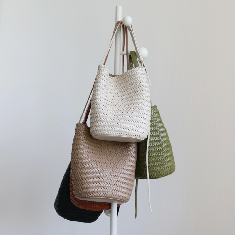 Ženska ručno tkana torba tip bucket, nišnog visokokvalitetnog casual stila, francuski retro dizajn, za svakodnevnu upotrebu, remen za rame ili crossbody