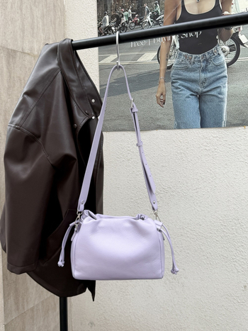 Vintage mekana kožna bucket torbica od prvog sloja kože, prirodan izgled, crossbody ženska torba