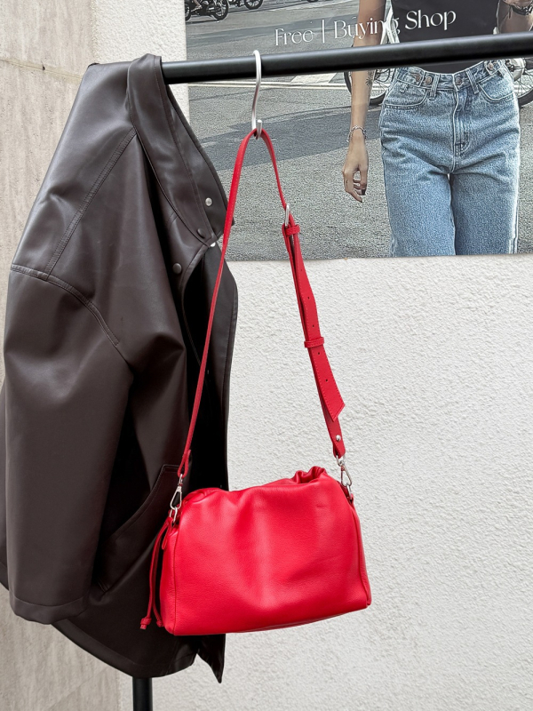 Vintage mekana kožna bucket torbica od prvog sloja kože, prirodan izgled, crossbody ženska torba