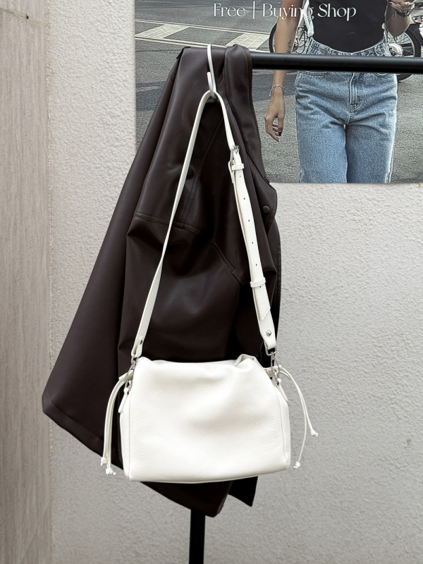 Vintage mekana kožna bucket torbica od prvog sloja kože, prirodan izgled, crossbody ženska torba
