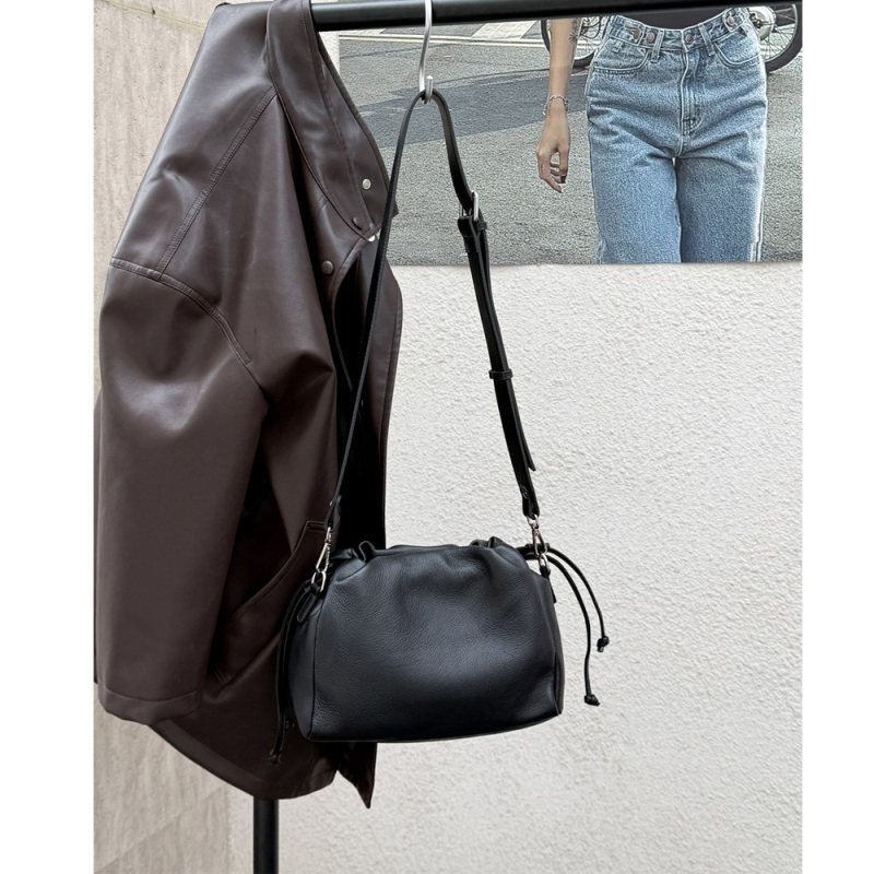 Vintage mekana kožna bucket torbica od prvog sloja kože, prirodan izgled, crossbody ženska torba