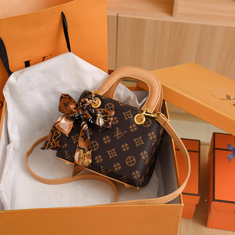 Torba Princess Diana – retro niša stil, svestrana preko ramena i crossbody, ženska torba