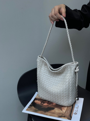 2026 nova moda: ručno tkana crossbody bucket torba, prostrana s velikim kapacitetom