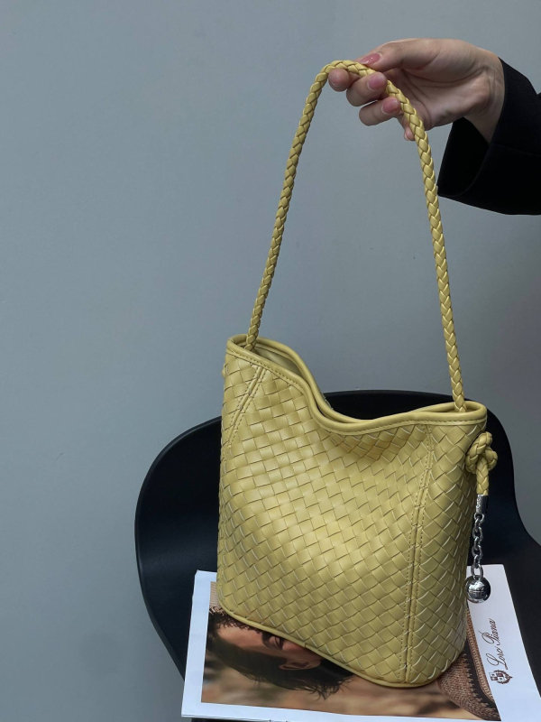 2026 nova moda: ručno tkana crossbody bucket torba, prostrana s velikim kapacitetom