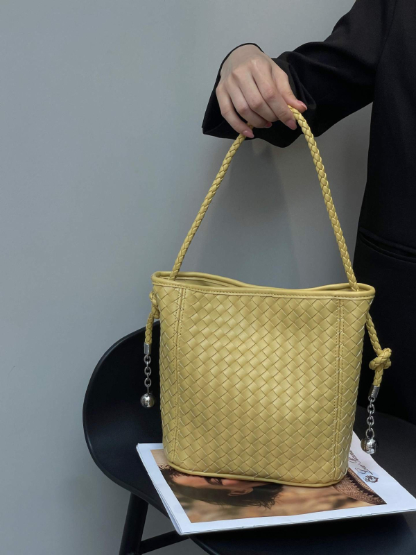 2026 nova moda: ručno tkana crossbody bucket torba, prostrana s velikim kapacitetom