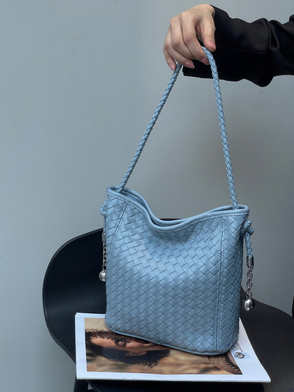 2026 nova moda: ručno tkana crossbody bucket torba, prostrana s velikim kapacitetom