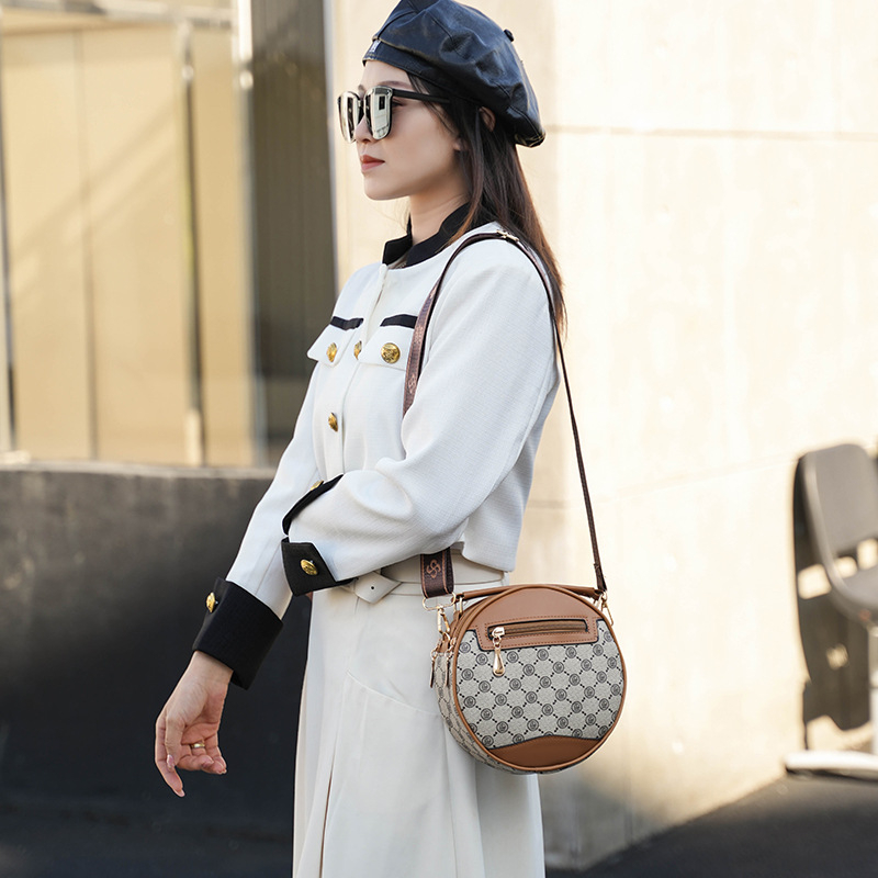 Mini okrugla torbica u korejskom stilu, PVC, bucket bag, ženska torba za ljeto 2026