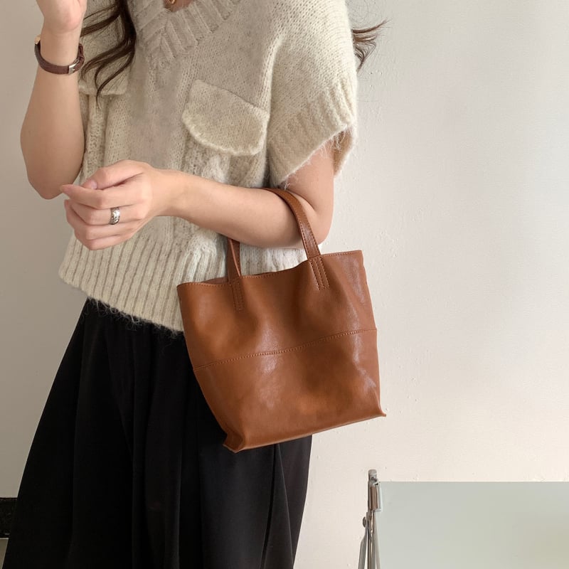 Mekana kožna tote torba, krilasti oblik, minimalistički stil, mala ženska torba za rame ili preko tijela