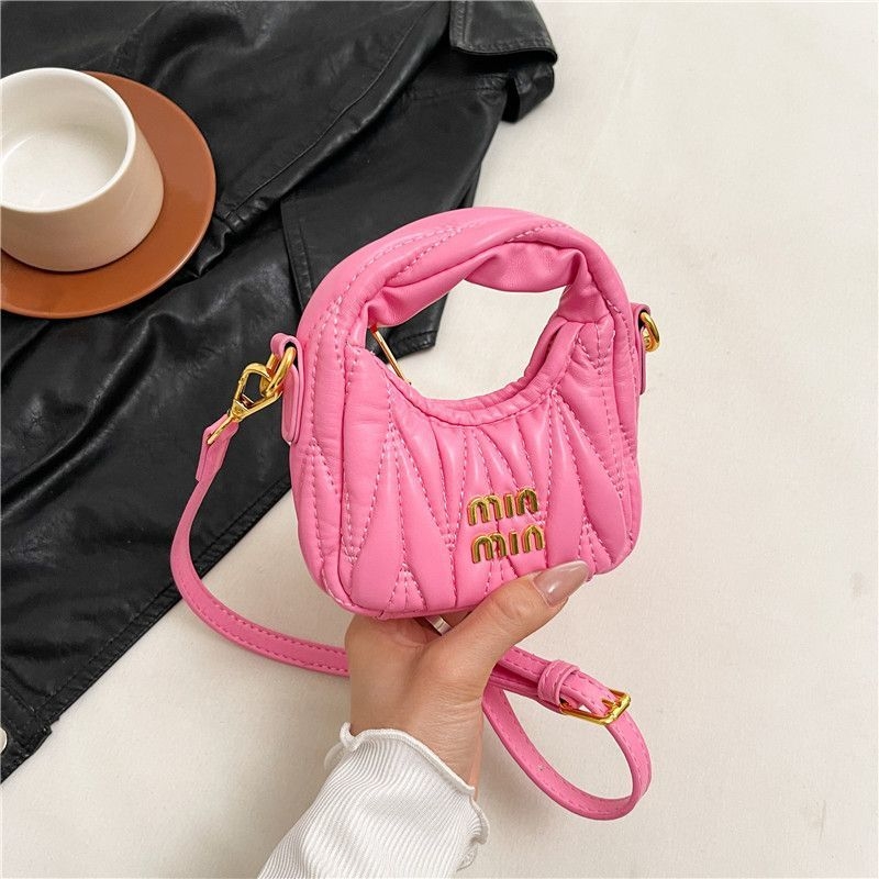 Mini plisirana torbica s polumjesecem, s ramenom i crossbody remenom, oblačna tekstura, ženska torba