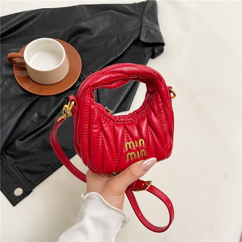 Mini plisirana torbica s polumjesecem, s ramenom i crossbody remenom, oblačna tekstura, ženska torba