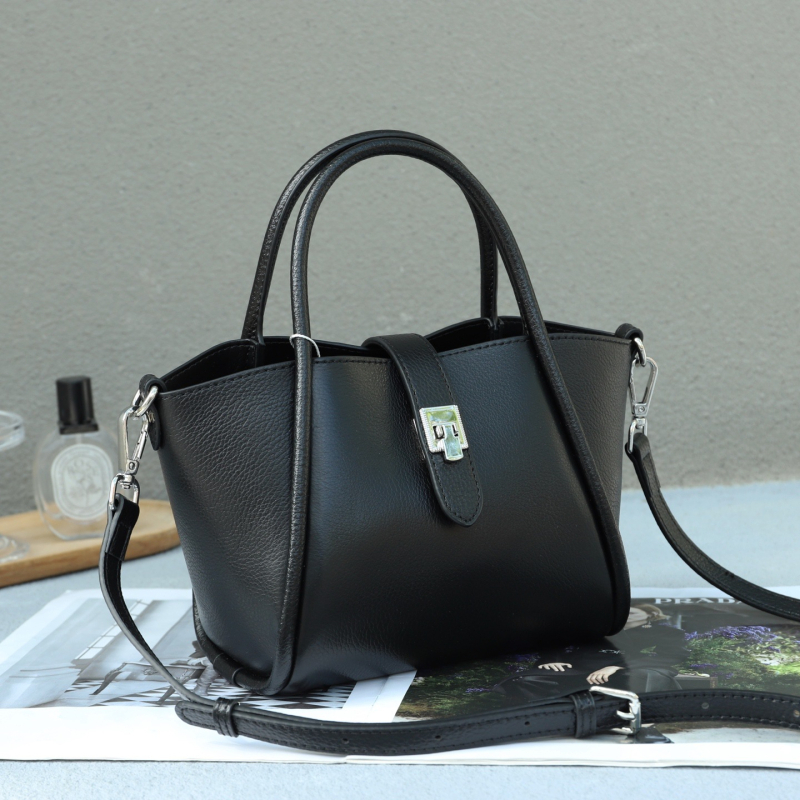 Ženska torbica od prave kože, bucket bag, ljeto 2025, ručna i preko ramena
