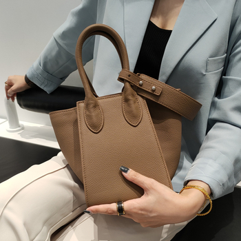 Ženska torbica od kože najvišeg sloja, ručna i crossbody torba, dizajn s krilima, Dumpling Bag od prave kože