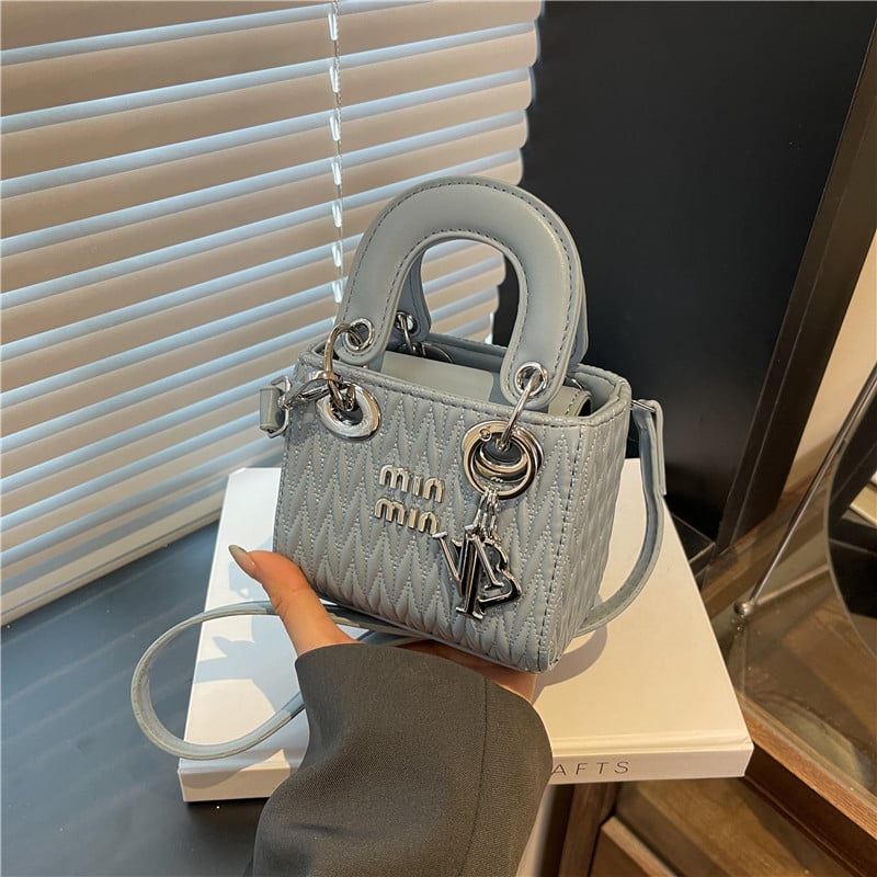 Mala ženska torbica s plisiranim dizajnom, preko ramena ili crossbody