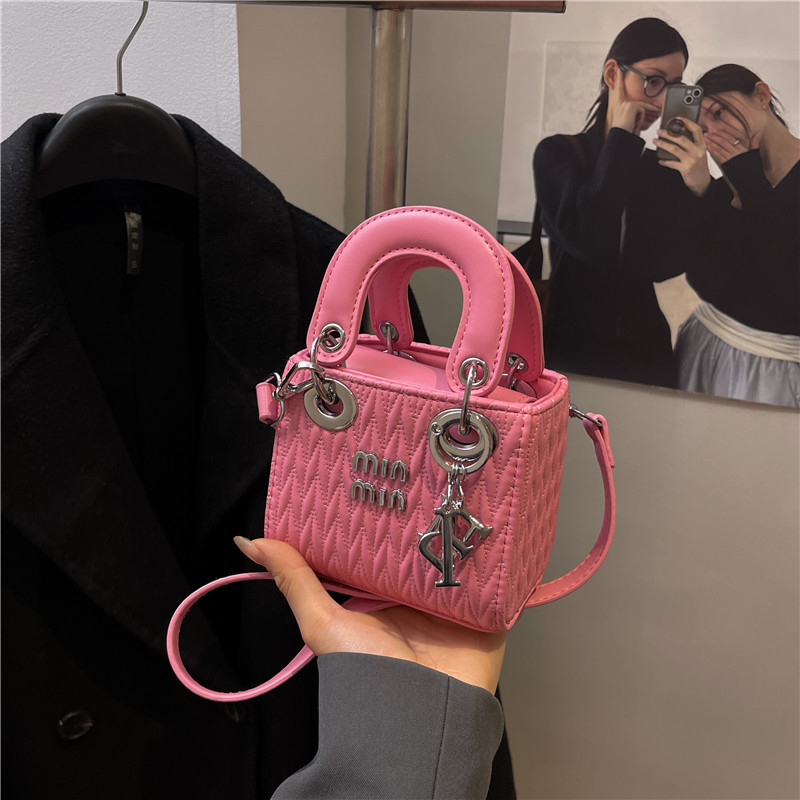 Mala ženska torbica s plisiranim dizajnom, preko ramena ili crossbody