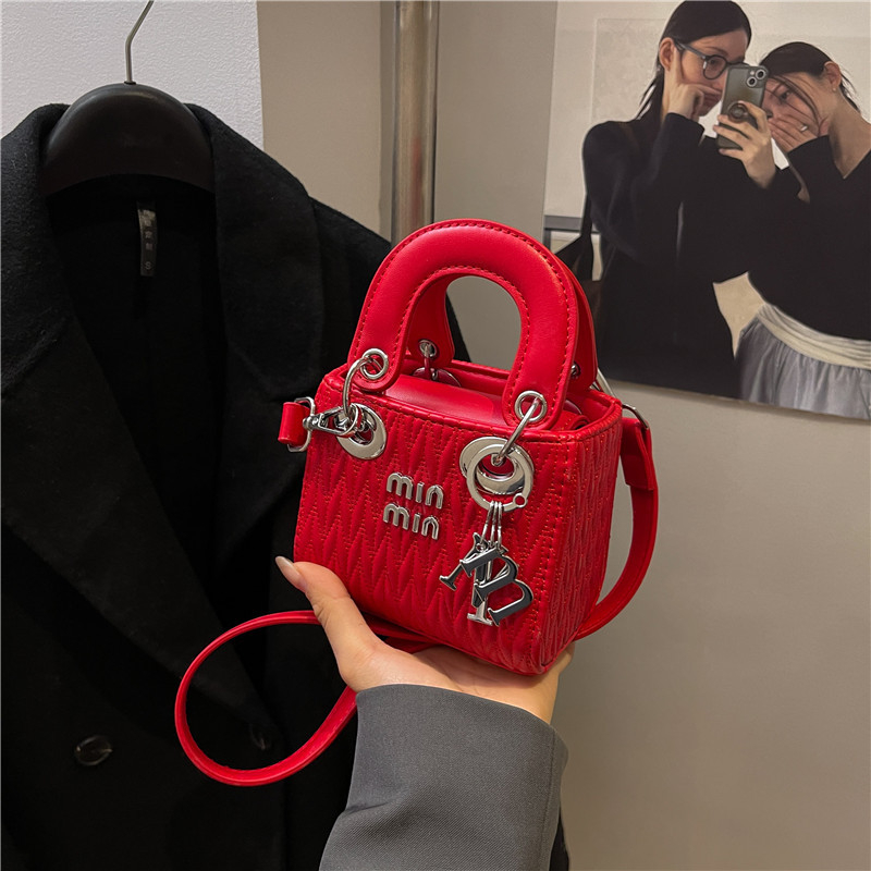 Mala ženska torbica s plisiranim dizajnom, preko ramena ili crossbody