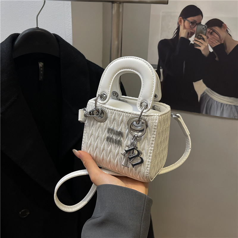 Mala ženska torbica s plisiranim dizajnom, preko ramena ili crossbody