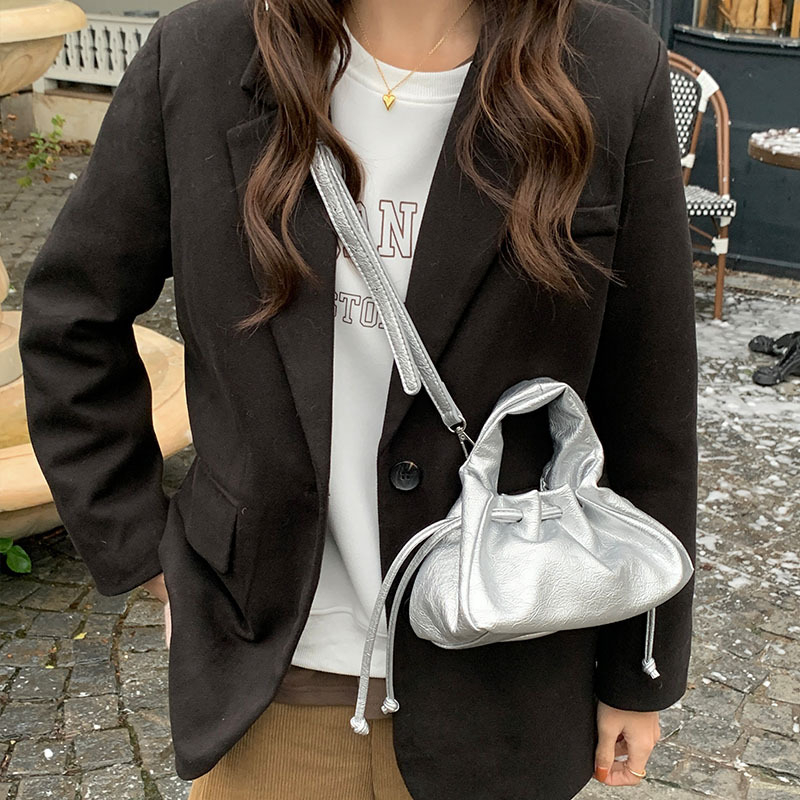 Ženska PU torbica za pazuhe, 2023 nova kolekcija, korejskog stila crossbody torba s motivom oblaka