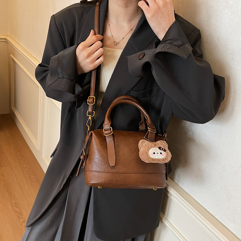 Ženska mala retro torba od kože s uljem voska, 2025 jesen-zima, crossbody Boston stil