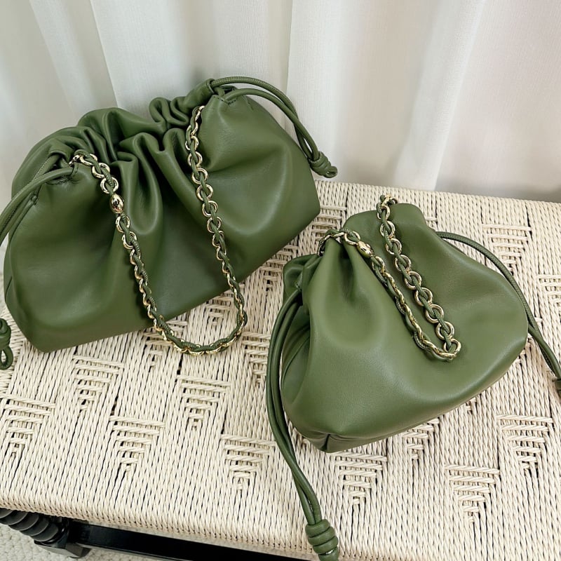 Cloud Bag első réteg marhabőrből húzózsinóros, kis méretű női bőrtáska, crossbody
