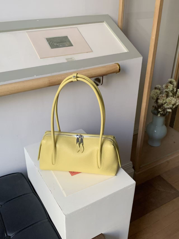 Ženska torba od prve sloje teleće kože u stilu Boston, oblik jastuka, jednodijelna ramena crossbody torba i jednostavan ručni nositelj, bowling dizajn