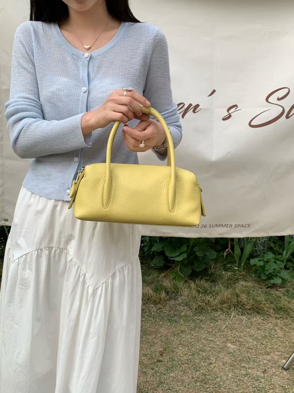 Ženska torba od prve sloje teleće kože u stilu Boston, oblik jastuka, jednodijelna ramena crossbody torba i jednostavan ručni nositelj, bowling dizajn