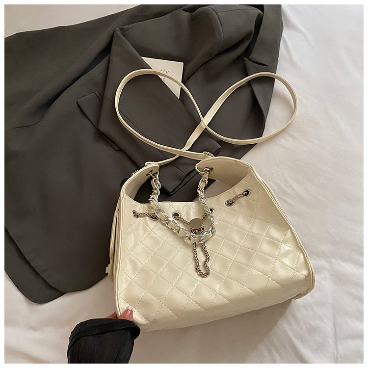 Torba preko ramena s lancem, dijamantno prešivana, bucket stil, velika kapaciteta, svakodnevna modna torba
