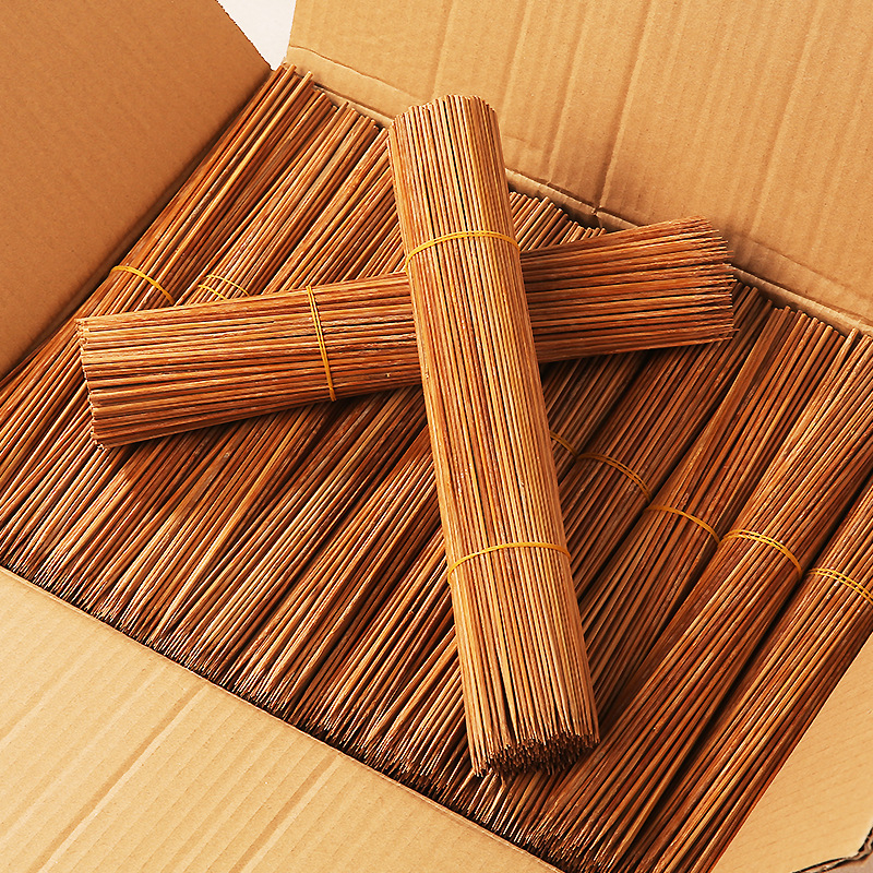 Karbonizirani bambus štapići za roštilj, čvrsti, jednokratni, duljine 20-40 cm, debljina 2-4 mm.