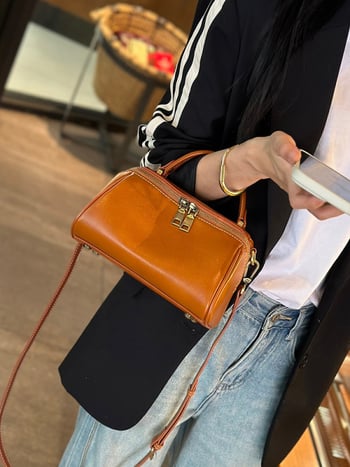 Ženska torbica od prave kože Boston Pillow, novi model 2024, gradski minimalistički stil, za rame ili crossbody, mala kvadratna torba