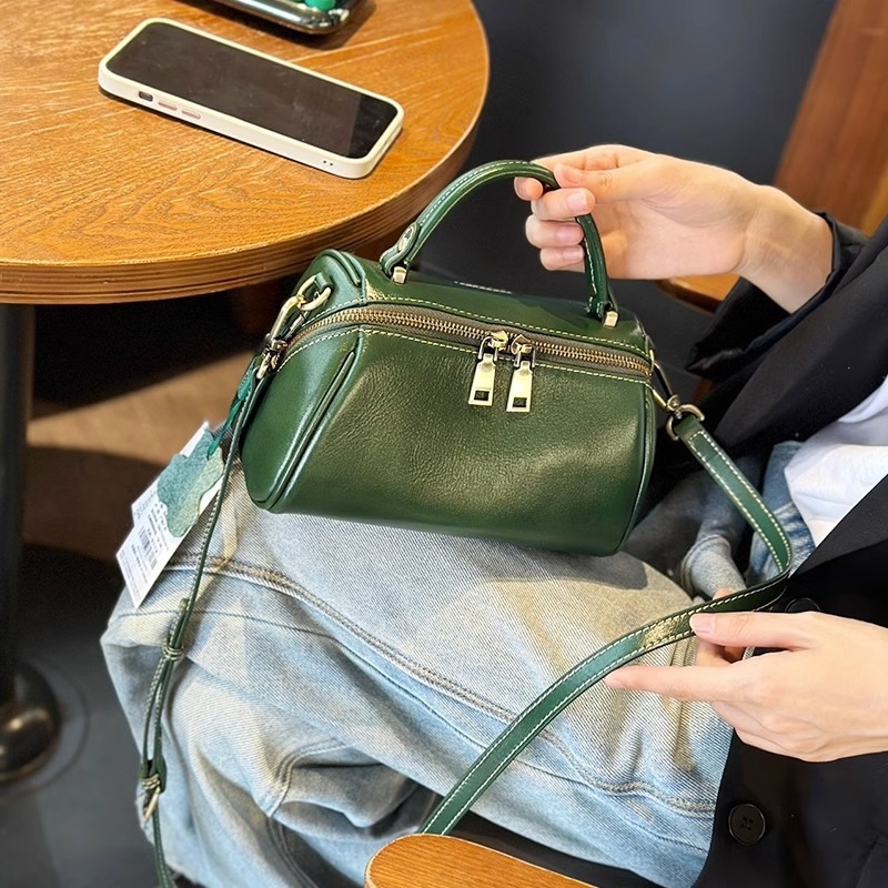 Ženska torbica od prave kože Boston Pillow, novi model 2024, gradski minimalistički stil, za rame ili crossbody, mala kvadratna torba