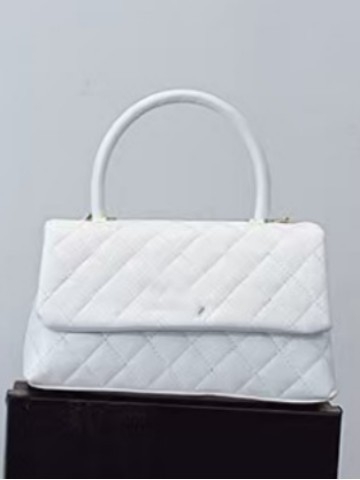 Kviltirana PU torbica za rame, elegantan luksuzan dojam, srednje veličine, ženstven stil, za svakodnevnu upotrebu, nošena na ramenu ili crossbody.