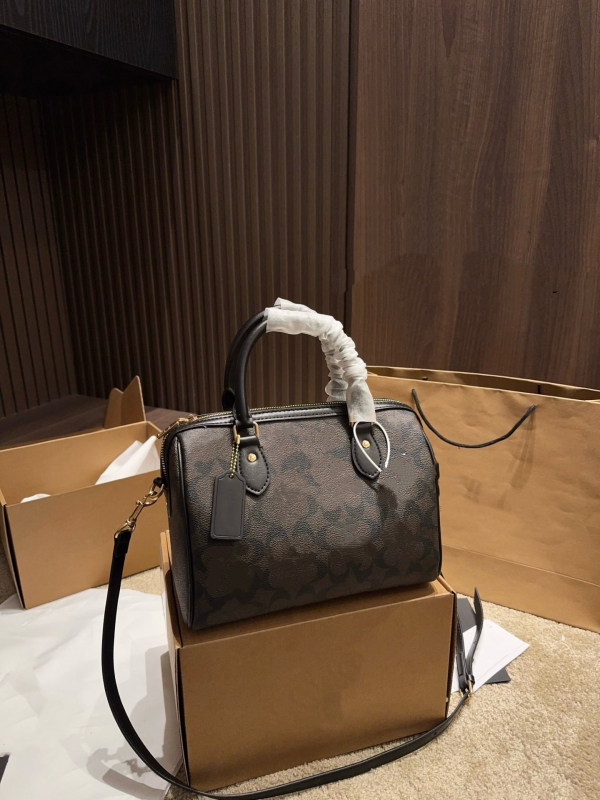 Ženska torbica u obliku jastuka s monogramom, klasični Boston stil, torba za rame ili crossbody