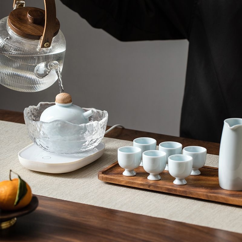 Set de vin ceramic minimalist cu decantor înalt și pahare mici
