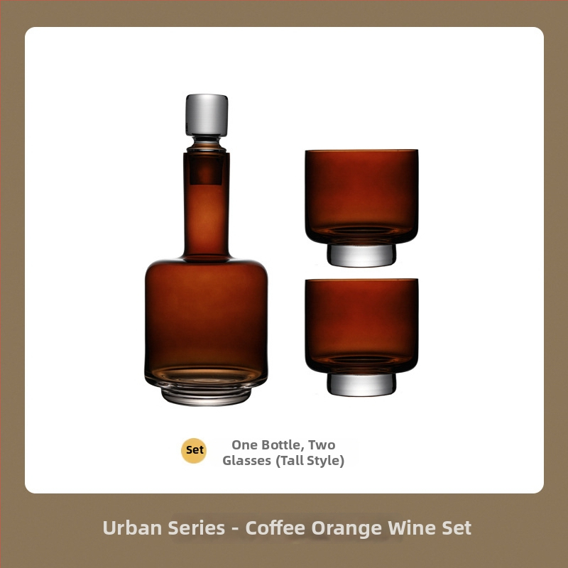Minimalistický sklenený dekantér na whisky, moderný škandinávsky štýl