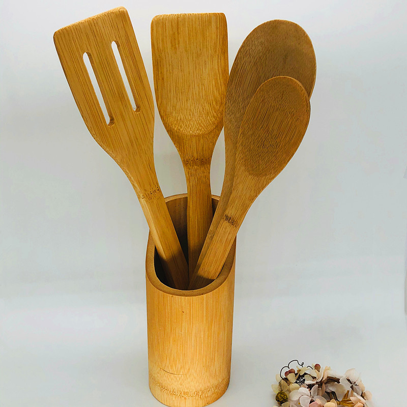 Set de ustensile de bucătărie din bambus: spatule și linguri