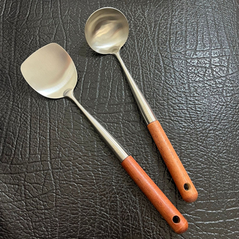 Spatulă din oțel inoxidabil, mâner din lemn de pere, ustensilă de bucătărie, mică dimensiune, pentru sotare