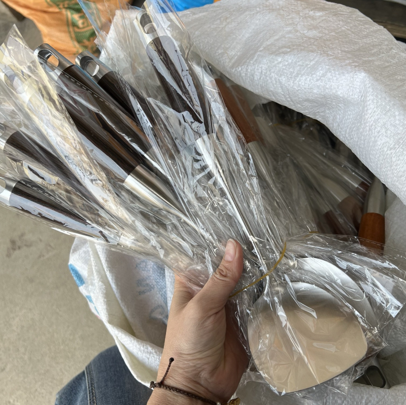 Spatulă din oțel inoxidabil, mâner din lemn de pere, ustensilă de bucătărie, mică dimensiune, pentru sotare