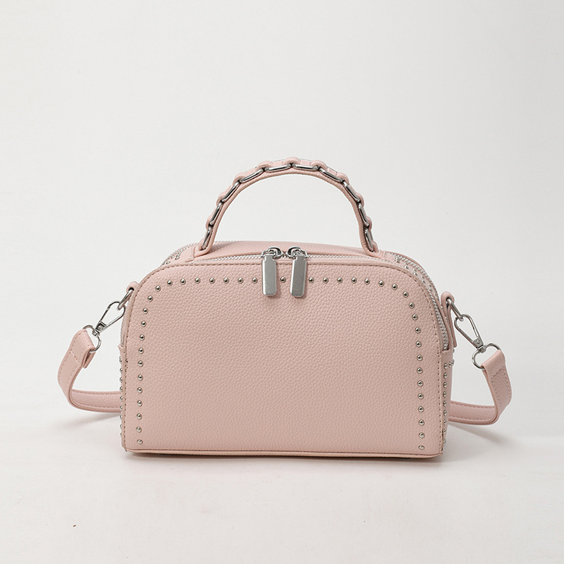 Ženska retro torbica s rivetima, PU, mala kvadratna forma, jedina naramnica, ramena/krstari crossbody, proljeće 2025