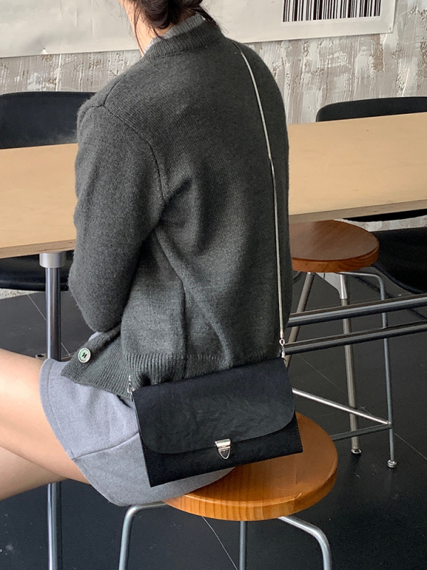 Ženska kuvert torba s presjedom ramena, 2026 novi model, koža prve klase teleće, retro casual stil, mala kvadratna torba s kožnim lancem