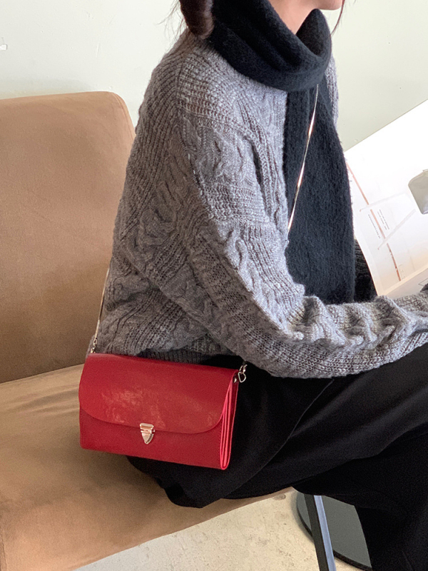 Ženska kuvert torba s presjedom ramena, 2026 novi model, koža prve klase teleće, retro casual stil, mala kvadratna torba s kožnim lancem