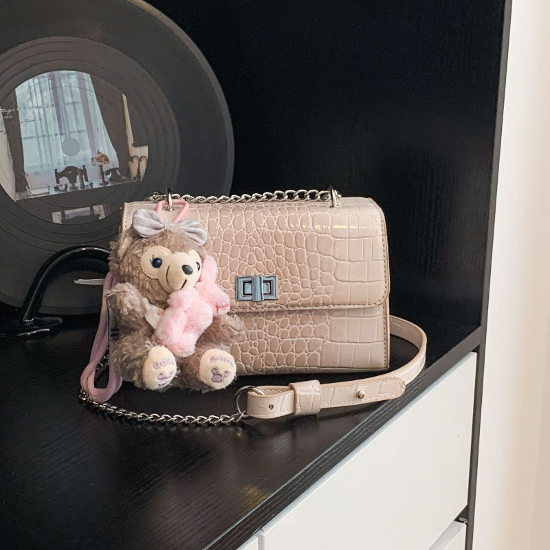 Ženska torbica u korejskom stilu, mala kvadratna torbica, 2026 novi model, moderna i visokokvalitetna za rame i crossbody