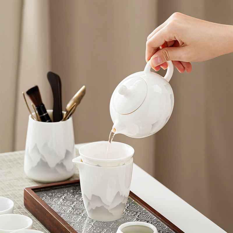 Jiangshan ajándékdoboz: testreszabható teáskészlet Dehua fehér porcelánból tinta táj motívummal, Kung Fu tea set üzleti vásárláshoz