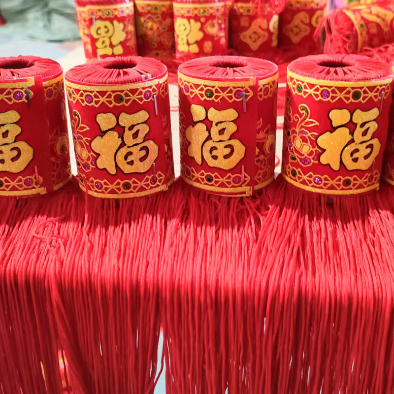 Pandantiv roșu cu ciucuri nod chinezesc lucrat manual accesoriu decorativ festiv