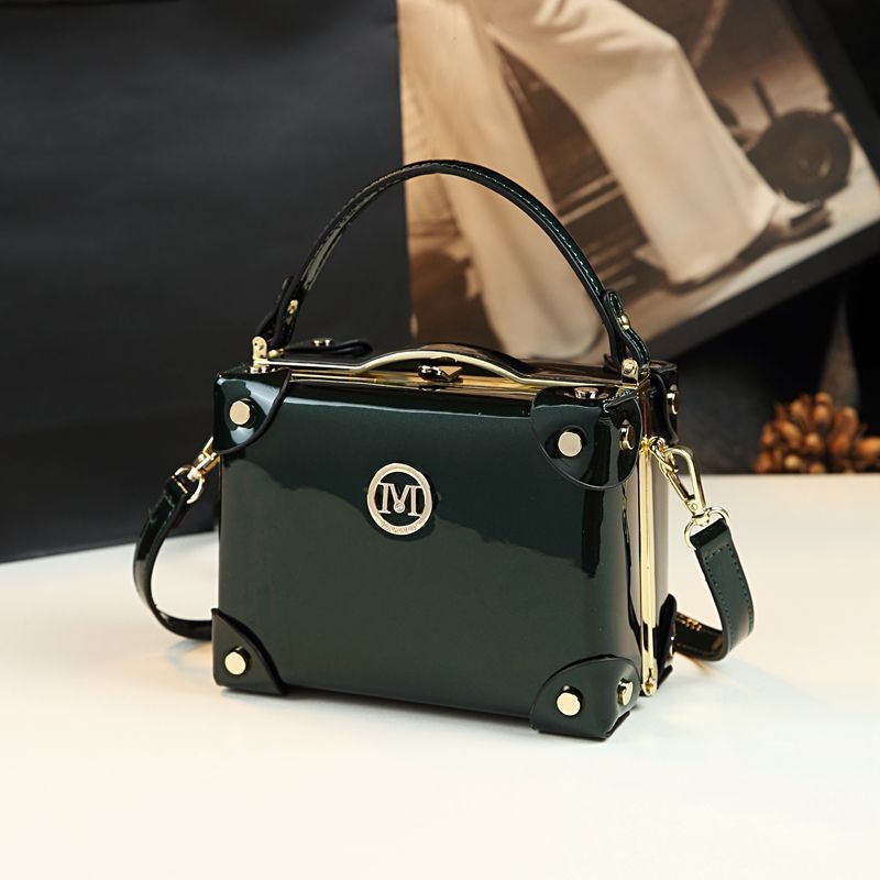 Ženska torba od prave kože, kutijast oblik, 2025 moderna mala torba za rame i crossbody