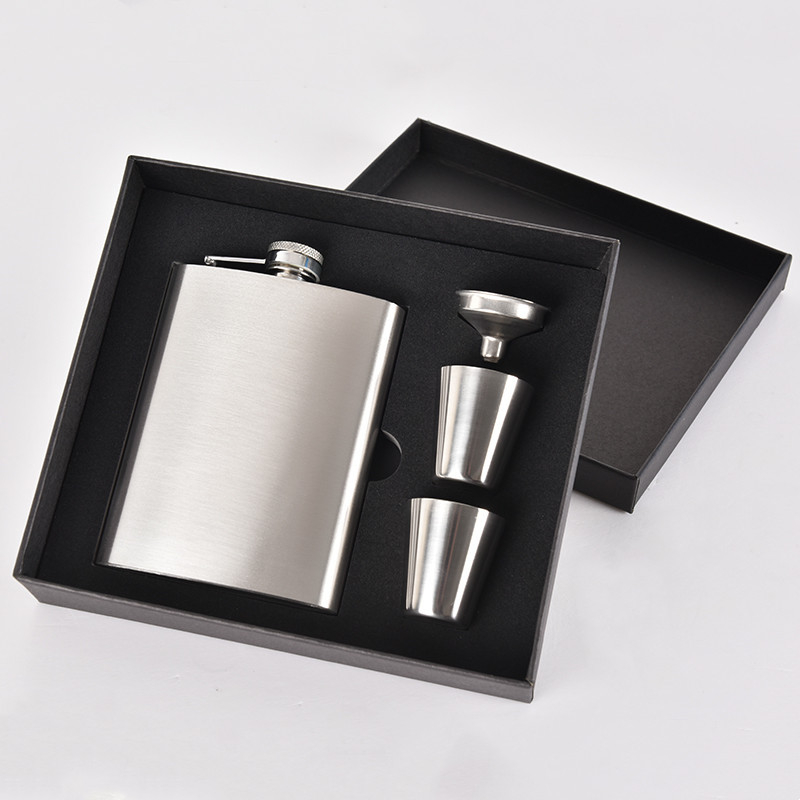Set din oțel inoxidabil pentru vin, sticlă portabilă de 8 oz, stil retro, negru/argintiu/maro, sticluță mică