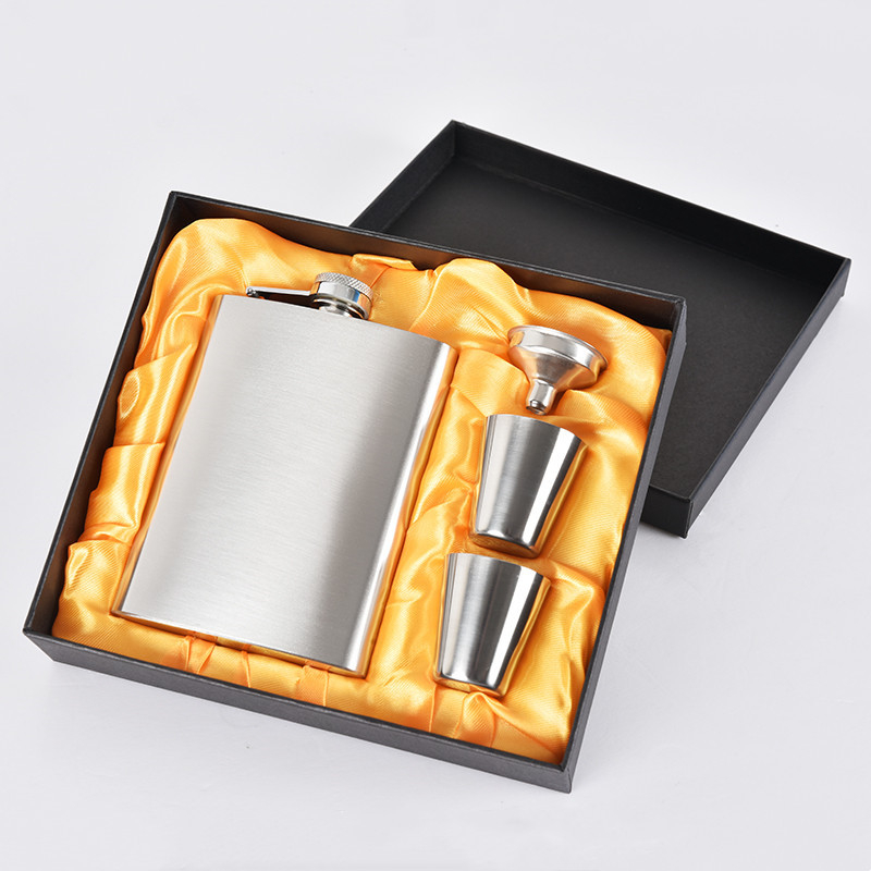 Set din oțel inoxidabil pentru vin, sticlă portabilă de 8 oz, stil retro, negru/argintiu/maro, sticluță mică